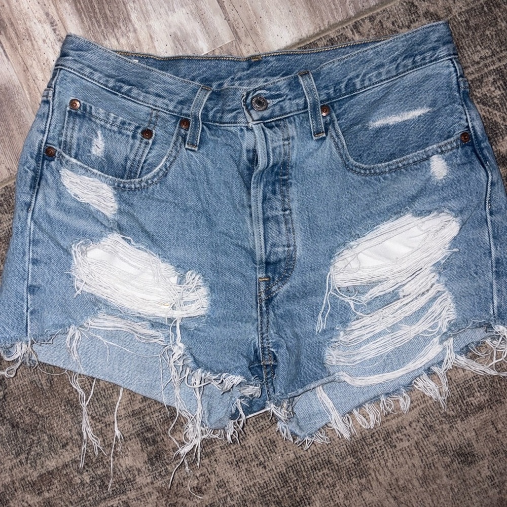 Levi high rise cut off shorts like new size 30